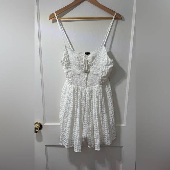 NWT Papermoon Freua Tie Front Smocked Romper Size Large - Picture 2 of 6